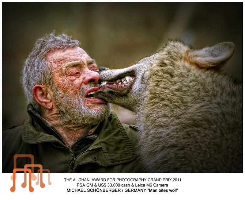 MAN BITES WOLF – Michael Schoenberger 4288kl
